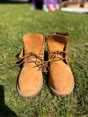 Men's Wheat Suede Work Boots - Classic Lace-Up